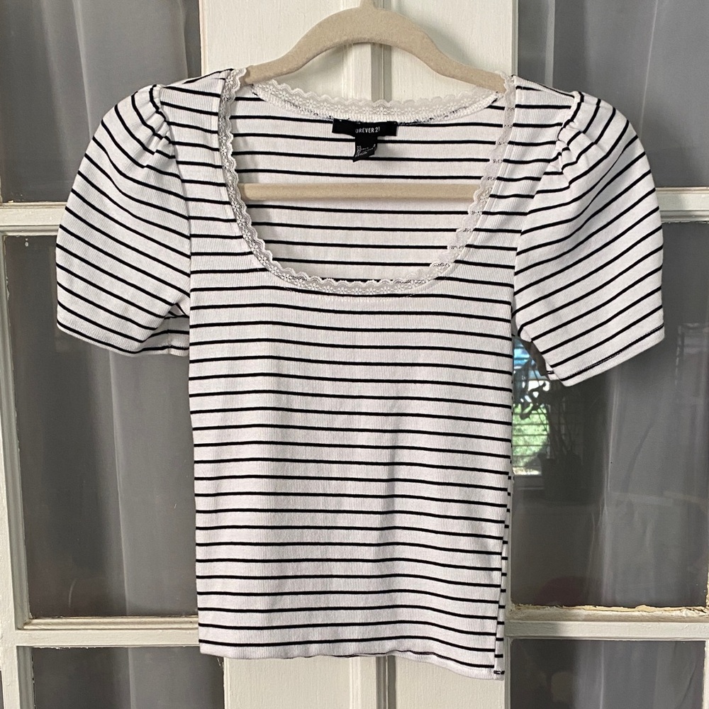 Forever 21 Black and White Striped Ribbed Short Sleeve Puff Sleeve Top Shirt